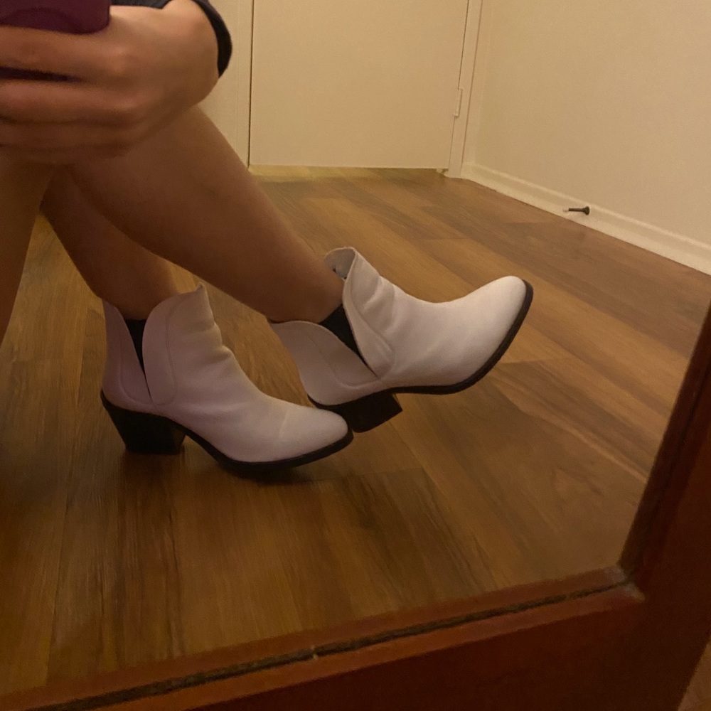 Handmade genuine leather white western boots 👢